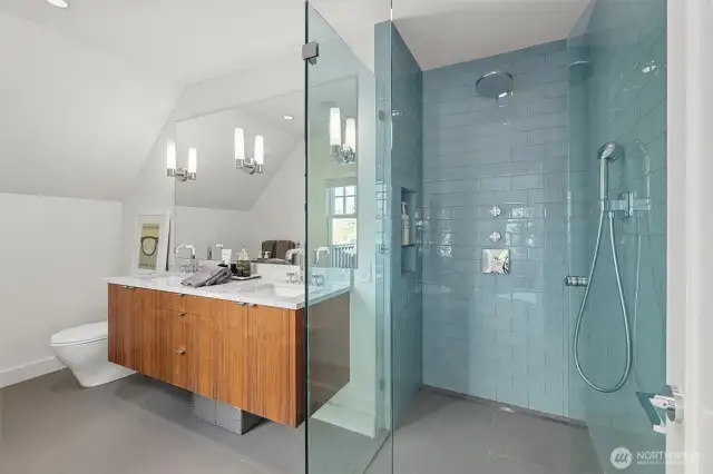 Primary ensuite bath