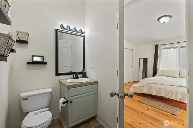En-suite bathroom