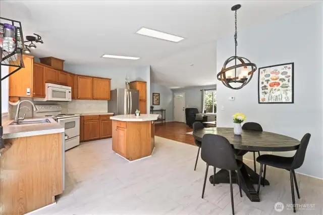 Well maintained, open concept kitchen