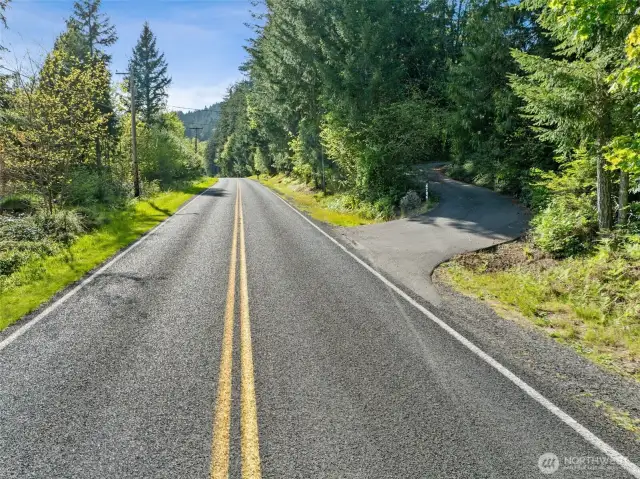 Alpine drive heads into the forest for biking and hiking or attaches the other way quickly to Delphi and Black Lake Boulevard for easy access to West side shopping, malls, grcoceries, Trader Joes, and cinemas.  Quick to 101 too.