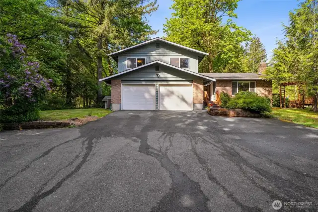 Make your own happy memories in this lovely retreat home ready for it's next adventure with you!