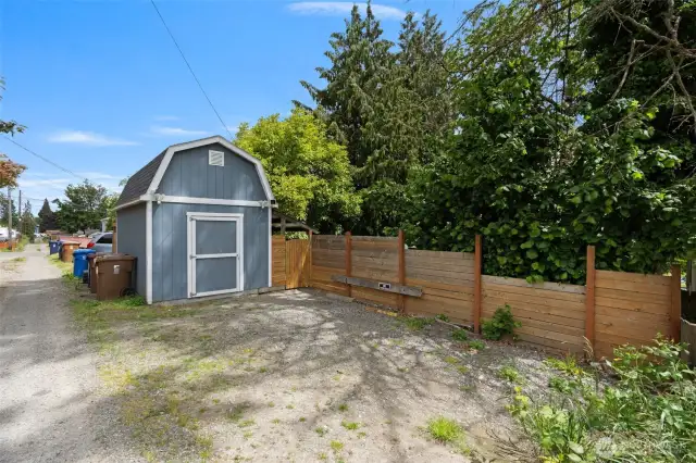 Detached Shed with Workout Room