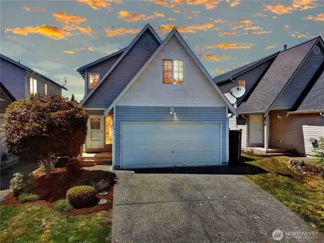 Charming 3 bed, 2.5 bath home in sought-after Willow Brook, nestled off Angeline Rd near Victor Falls trails and nature spots. Built in 2001 with 2005 updates, this 1,472 SF gem offers a gas fireplace in the great room, a spacious bonus room above the garage, and all bedrooms upstairs. Enjoy A/C, well-maintained HVAC systems, a fully fenced yard, vinyl siding, and a solid roof. Professionally landscaped for curb appeal—move-in ready and close to schools, shopping, and parks! Gate in back fence opens directly into community park! Short trail is a quick hike to Victor Falls Elem.