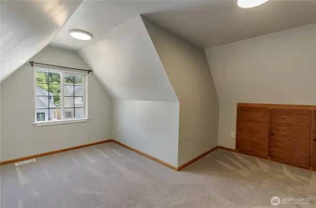 Bonus room provides the flexibility most people need!