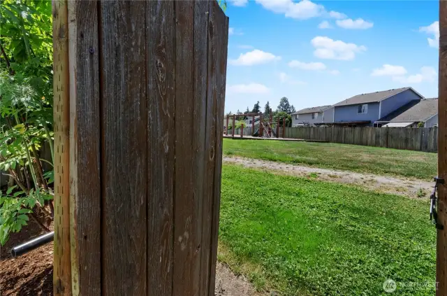 Yup, opens right up into the community park!