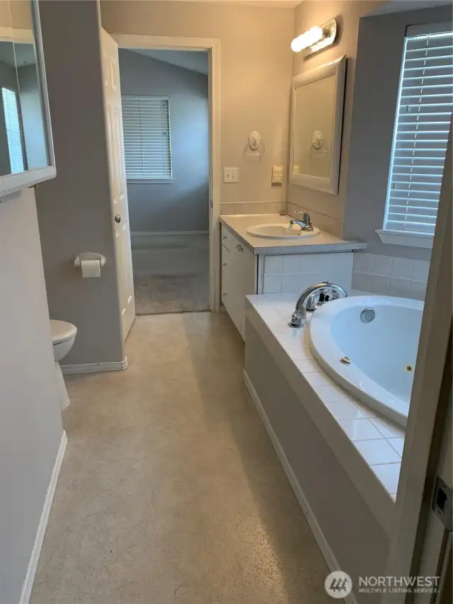 Primary en suite