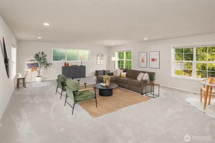 Large bonus room, perfect as a media room, gym, or play space