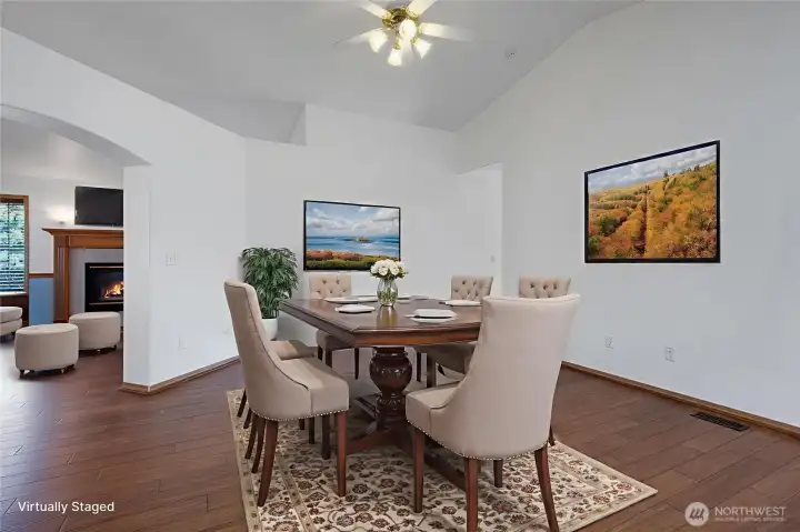 Dining room with ceiling fan