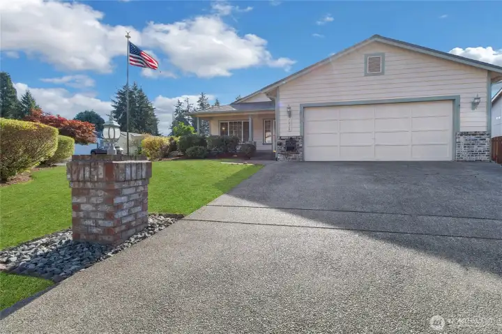 Nice level driveway