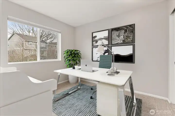 Murphy bed in guest room/office.