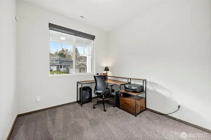 Office/Bonus/Guest Room
