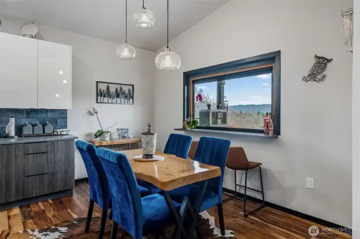 Even the dinette overlooks the back yard and that gorgeous mountain!