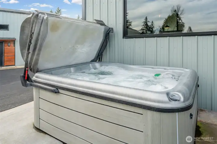 Soak away the day! Why would you ever want to leave!