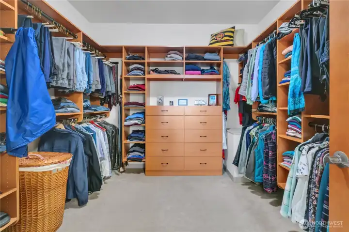 Primary Suite - Huge walk-in closet with fantastic closet organizers
