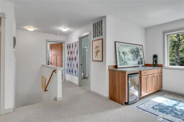 Upper Bonus Room with wet bar - perfect for entertaining!