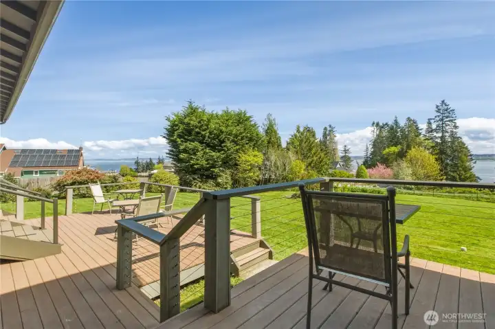 Wonderful and spacious Trex Deck