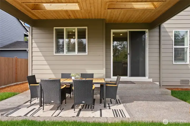 Spacious covered patio with