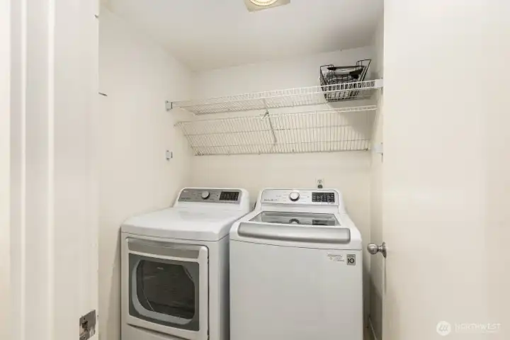 Washer and dryer stay