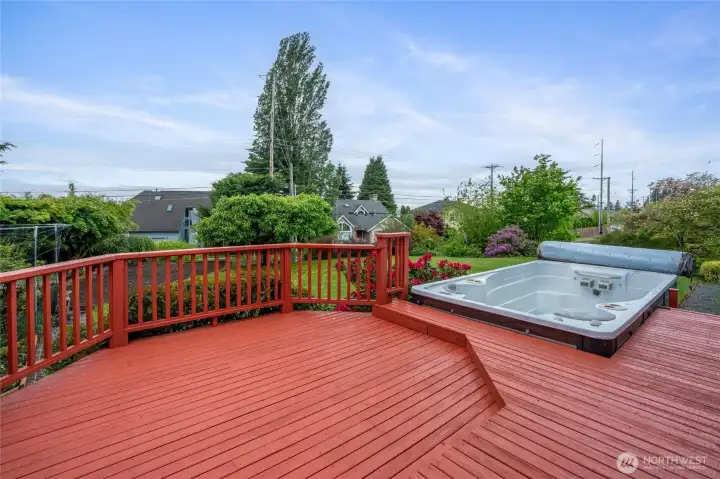 Lower deck with included 14' swim spa