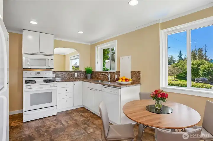 Eating space with kitchen