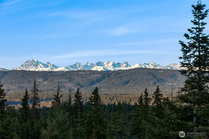 It really looks like this ... just amazing. You'll never get tired of this view!