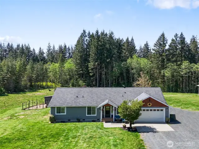 Well positioned home w/ tons of natural light