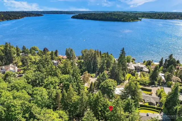 Located just five homes from Franklin Landing in the coveted Boulevard Place neighborhood—known for its easily navigable streets and exceptional privacy—it’s no wonder this area is so highly sought after.