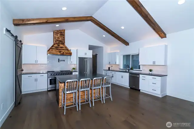 Breakfast bar and open kitchen area