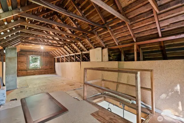 Large loft space with good headroom. Perfect for expansion