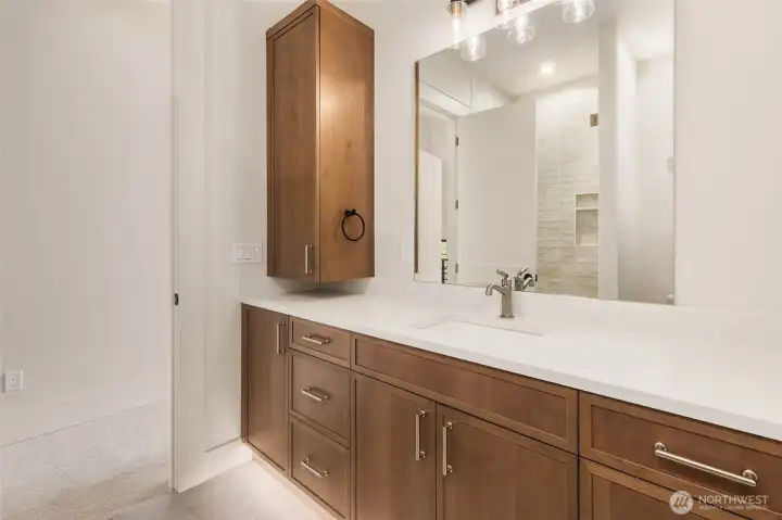 ensuite bathroom off 2 bedrooms upstairs.