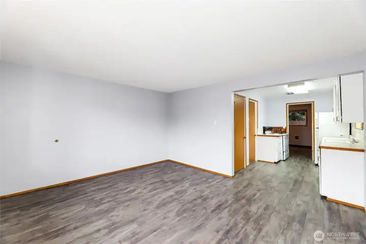 Living room/ kitchen area