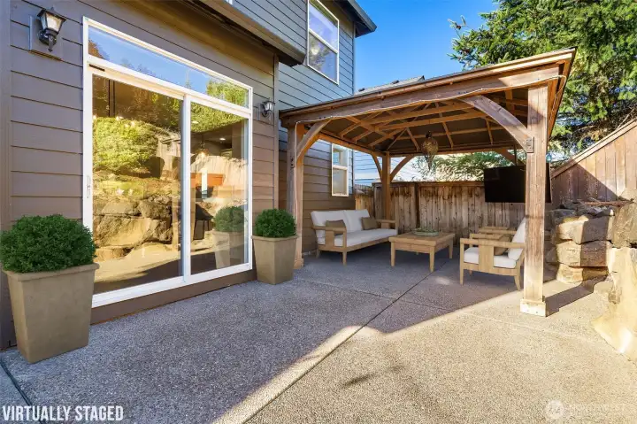 Virtually Staged outdoor entertaining area