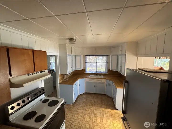 Kitchen with eastern exposure