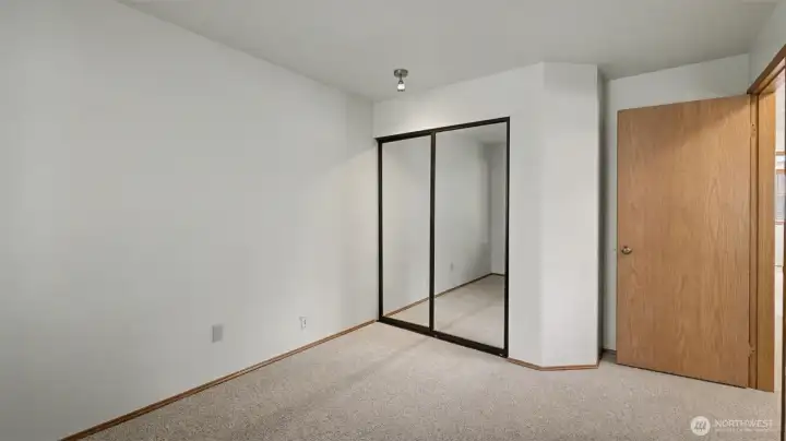 One of the 2 secondary bedrooms.