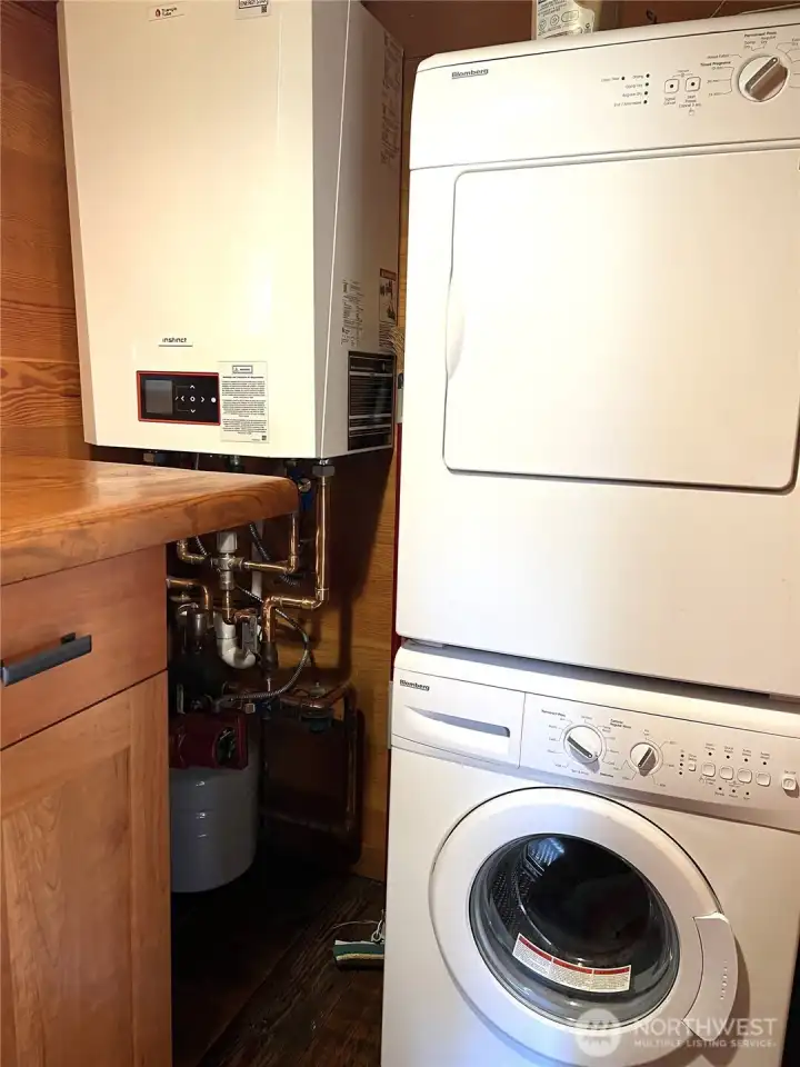 Stacked W/D and on-demand HW