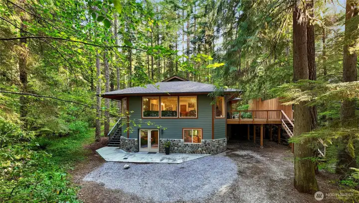 Large fully furnished home in Snowline .Community.