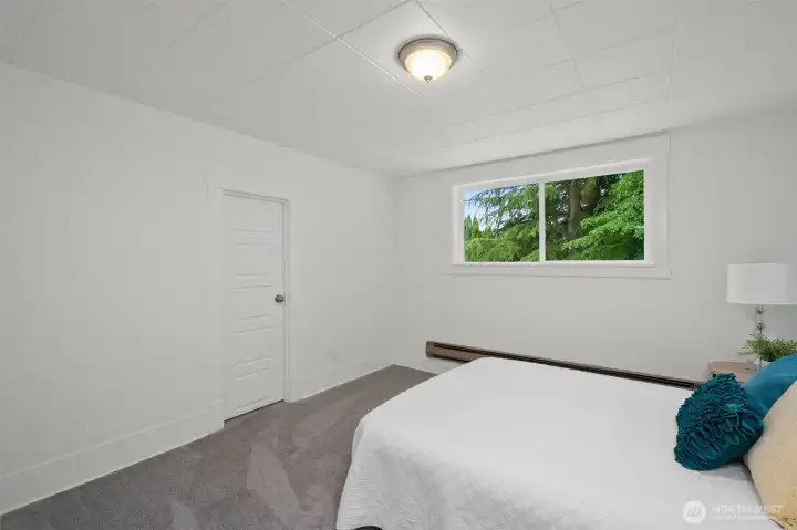 2nd bedroom with walk in closet