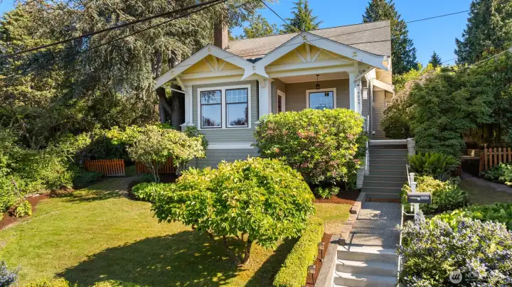 Perched on an oversized 6,120 sf lot with private grounds that include level access from the paved alley. Perched on an oversized 6,120 sf lot with private grounds that include level access from the paved alley.
