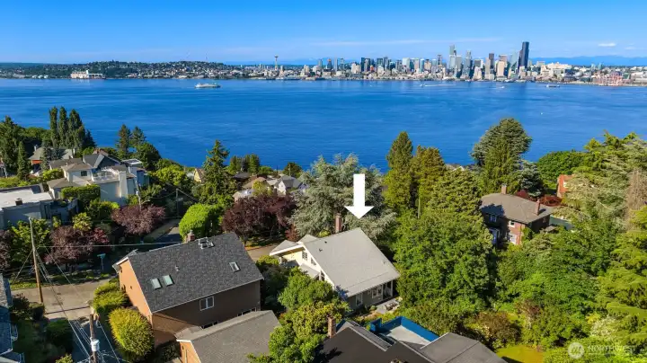 Located deep in the heart of North Admiral this neighborhood is absolutely stunning. Minutes to Alki, the water taxi and the Admiral Junction. Located deep in the heart of North Admiral this neighborhood is absolutely stunning. Minutes to Alki, the water taxi and the Admiral Junction.