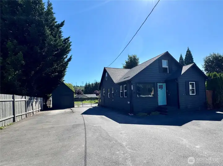 Charming 4 bed 1.5 bath on half acre lot