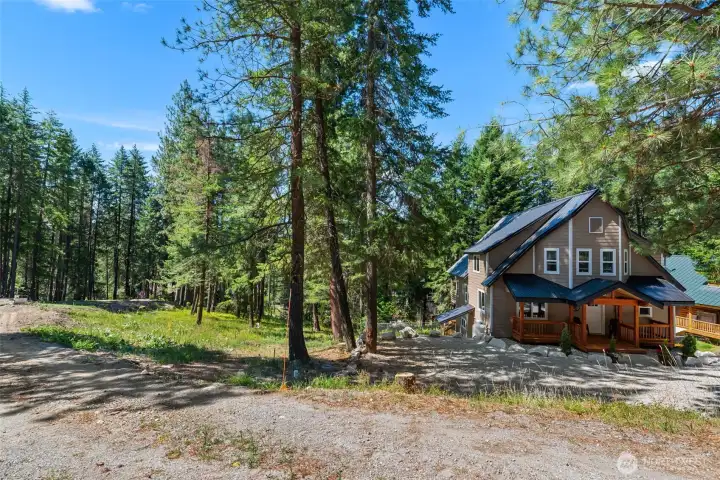 Included adjacent lot offers space for a garage, shop, or other future structure Included adjacent lot offers space for a garage, shop, or other future structure