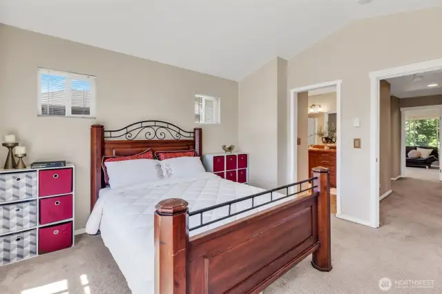 Master bedroom large enough to fit a king size bed