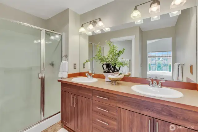 En suite bathroom with two vanity