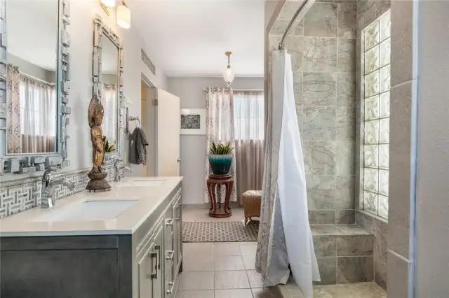 Upper Level Spacious Bathroom