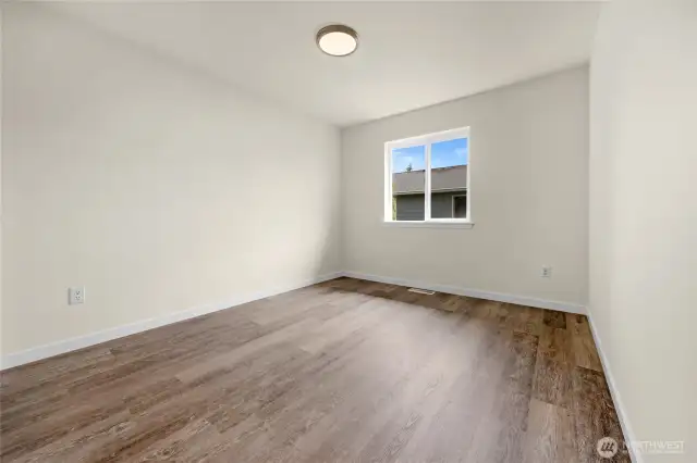 2nd Guest bedroom