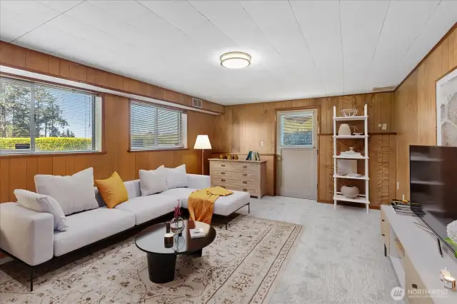 Rec-room is virtually staged.