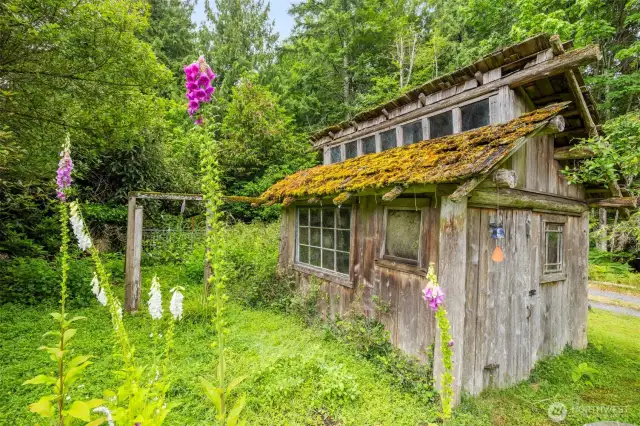 This once was a chicken coop and has such a vintage look about it. It would be fun to renovate it and put more chickens in it!