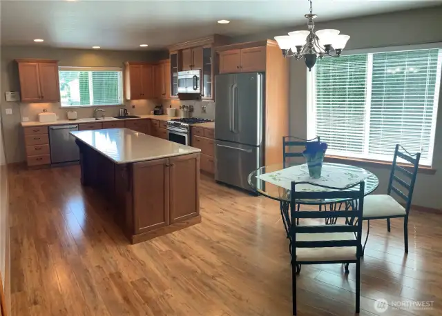 Eating area off kitchen