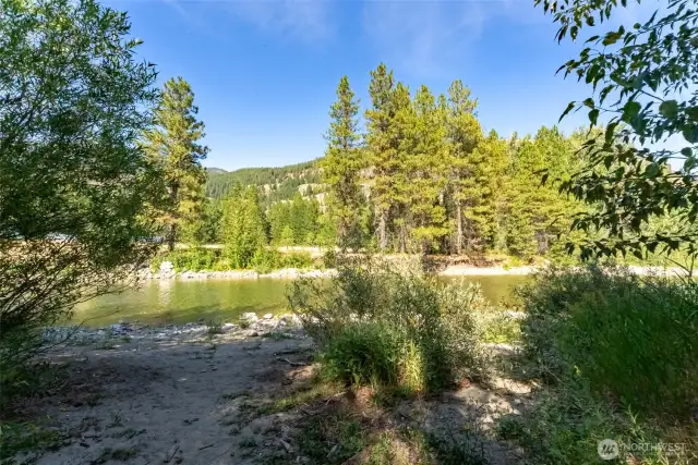 The sandy beach makes the riverfront ideal for picnics.