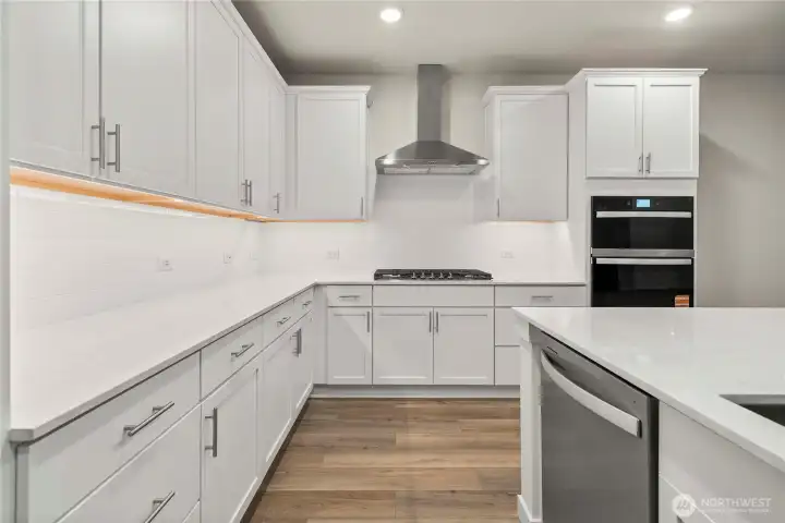 Disclaimer Secondary photos of same floor plan on a different lot in the community: Photos are from another Biscayne, finishes, upgrades, and features may vary.